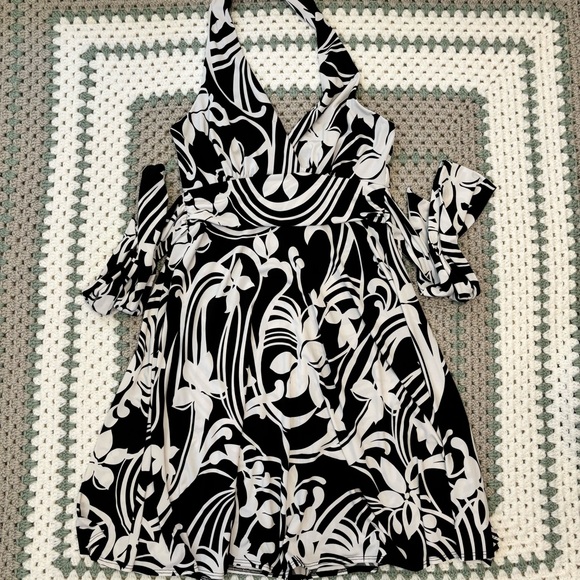 Roulette Halter Dress, Women Sz L, Black and White Floral Design, Stretch - Picture 5 of 15